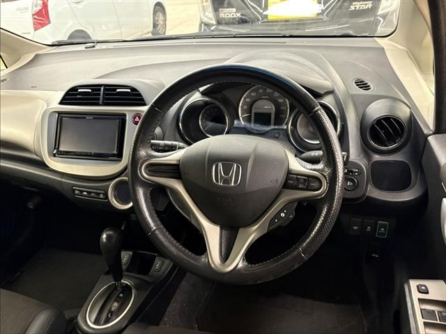 Honda FIT 2013 8236879-2