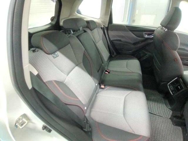 Subaru FORESTER 2019 8243204-12
