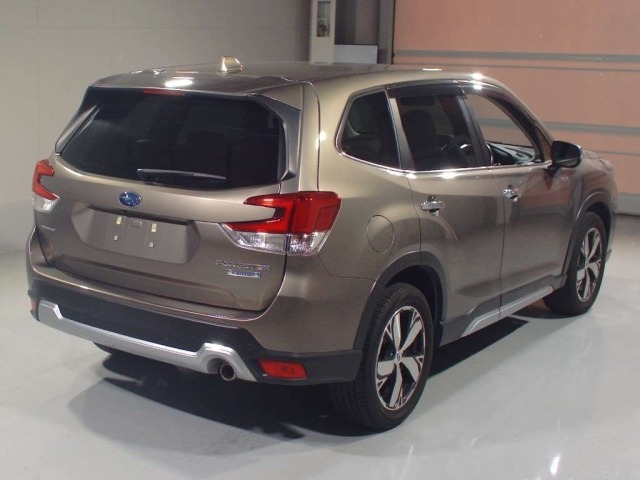 Subaru FORESTER 2021 8243211-1