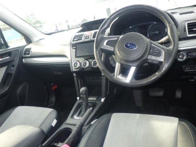 Subaru FORESTER 2017 8243229-2
