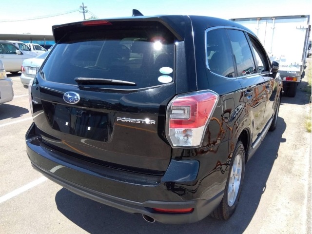 Subaru FORESTER 2017 8243229-6