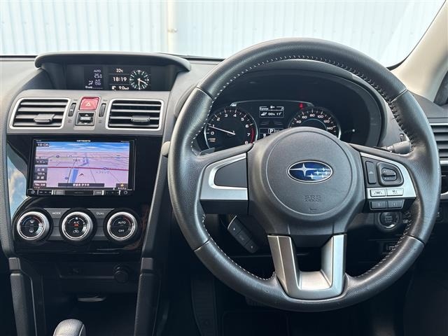 Subaru FORESTER 2016 8243489-9