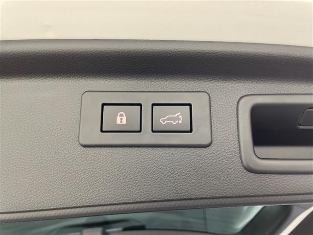 Subaru FORESTER 2023 8243560-1