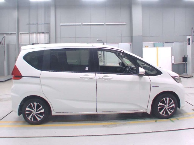 Honda FREED 2017 8248185-3