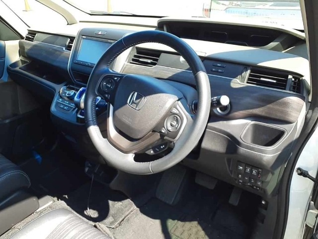 Honda FREED 2017 8248185-7