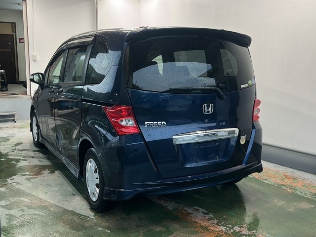 Honda FREED 2010 8248202-1