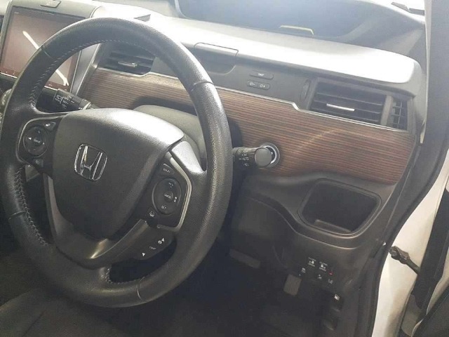Honda FREED 2022 8248205-9