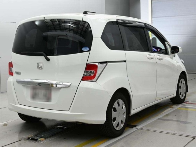 Honda FREED 2014 8248206-1