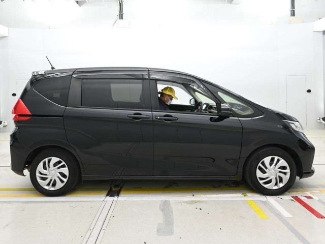 Honda FREED 2022 8248208-3