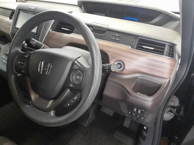 Honda FREED 2022 8248208-9
