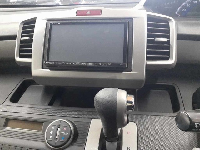 Honda FREED 2012 8248209-12
