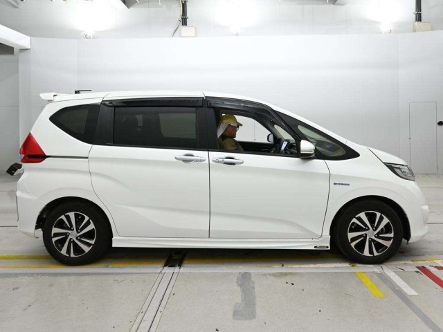 Honda FREED 2019 8248210-3