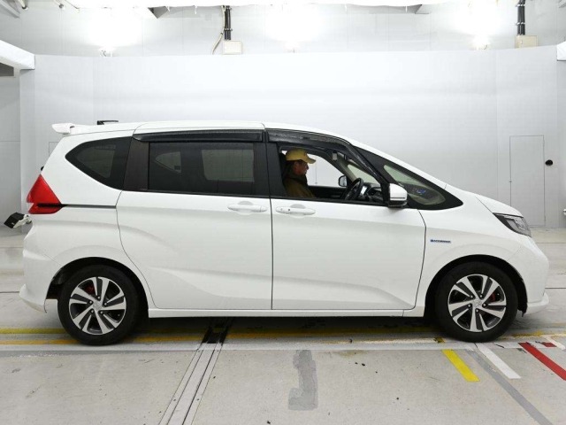Honda FREED 2021 8248211-3