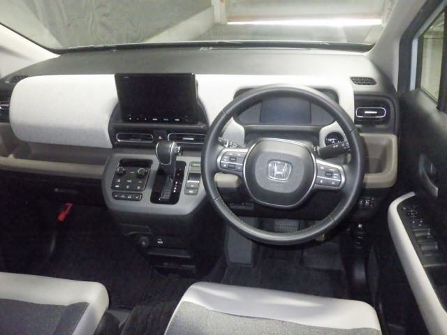 Honda FREED 2025 8248212-4