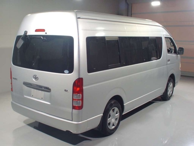 Toyota HIACE COMMUTER 2006 8244406-1