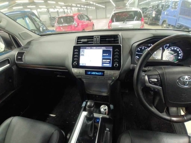 Toyota LAND CRUISER PRADO 2023 8247460-11