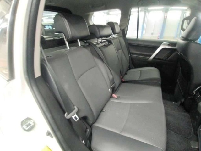 Toyota LAND CRUISER PRADO 2023 8247460-12