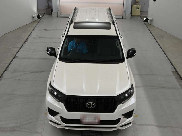 Toyota LAND CRUISER PRADO 2023 8247460-7