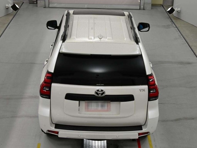 Toyota LAND CRUISER PRADO 2023 8247460-8