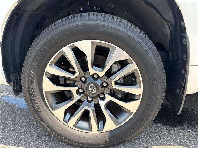 Toyota LAND CRUISER PRADO 2022 8247582-3