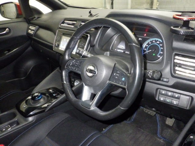Nissan LEAF 2017 8237678-3