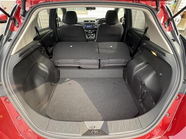 Nissan LEAF 2019 8237756-9