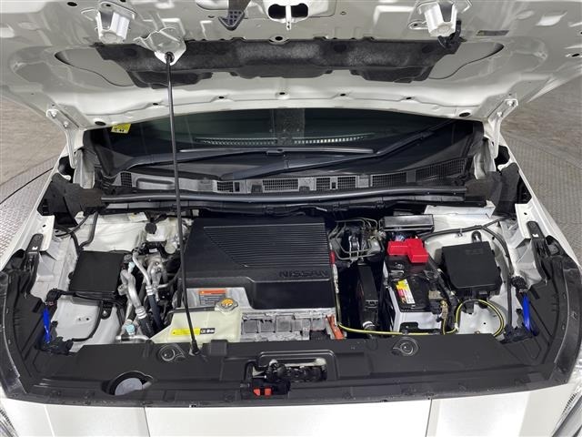 Nissan LEAF 2021 8237759-15