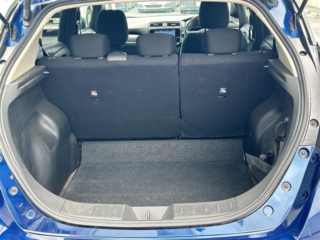 Nissan LEAF 2021 8237760-19
