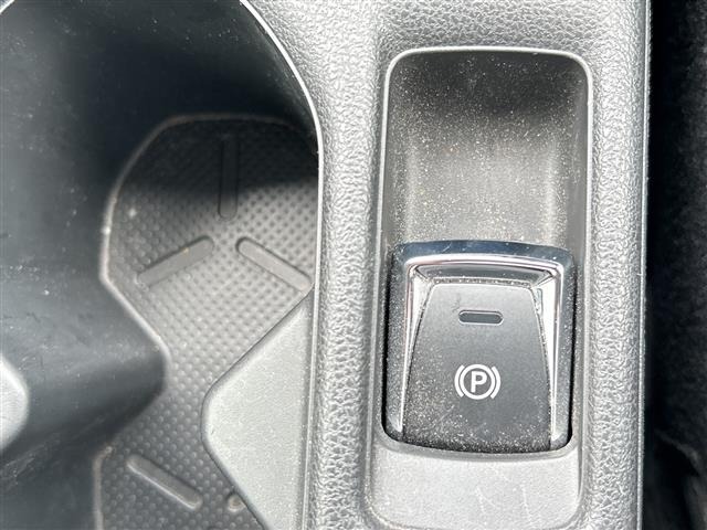 Nissan LEAF 2021 8237760-6