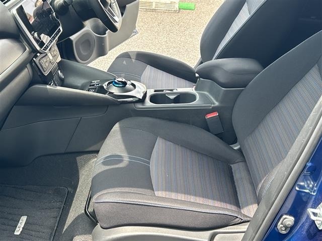 Nissan LEAF 2021 8237760-7