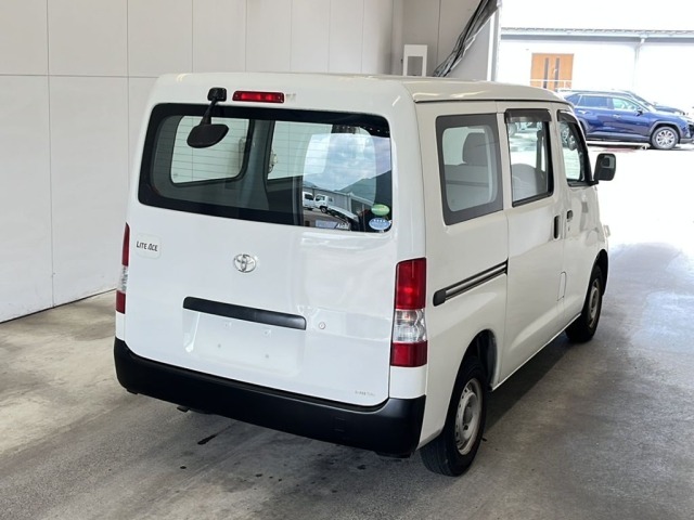 Toyota LITEACE VAN 2017 8241066-1