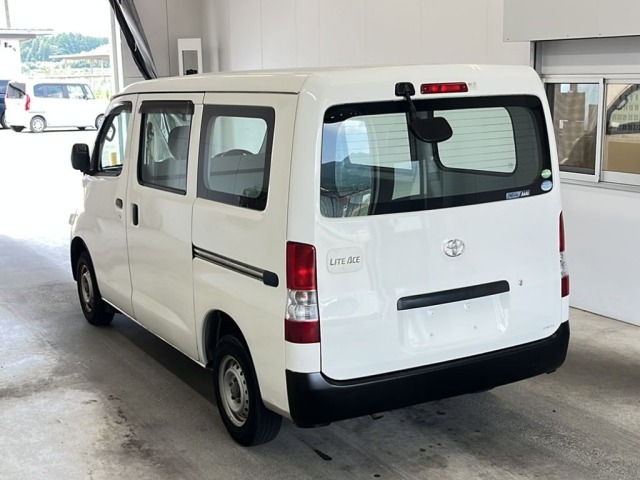 Toyota LITEACE VAN 2017 8241066-5