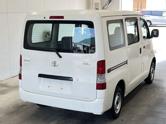 Toyota LITEACE VAN 2009 8241070-1