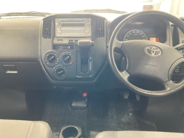 Toyota LITEACE VAN 2009 8241070-3