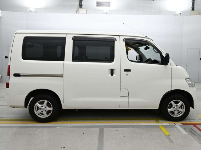 Toyota LITEACE VAN 2018 8241071-3