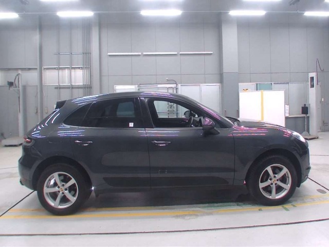 Porsche MACAN 2019 8247316-3