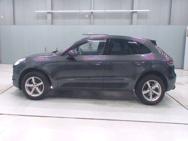 Porsche MACAN 2019 8247316-4