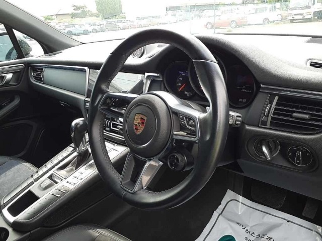 Porsche MACAN 2019 8247316-7