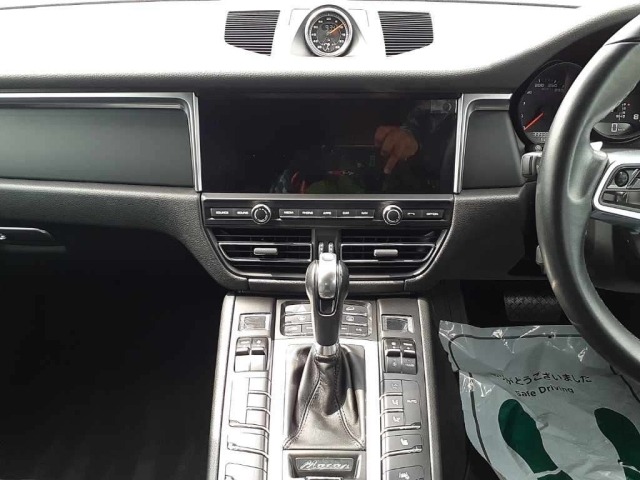 Porsche MACAN 2019 8247316-9