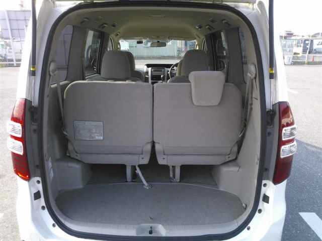 Toyota NOAH 2010 8239034-10