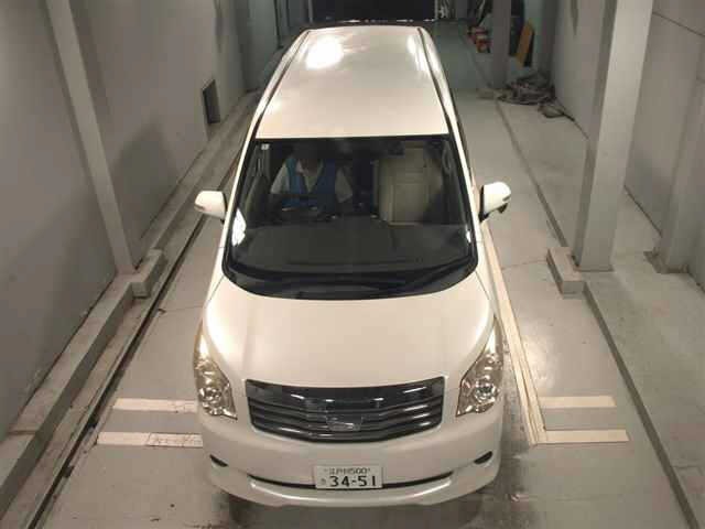 Toyota NOAH 2010 8239034-6