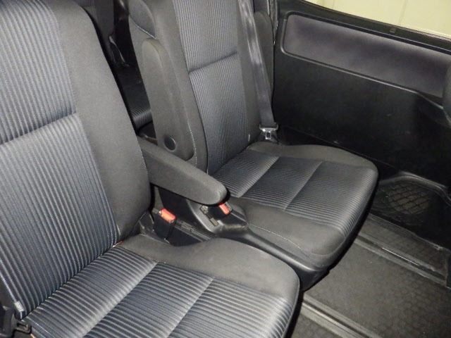 Toyota NOAH 2016 8239056-8