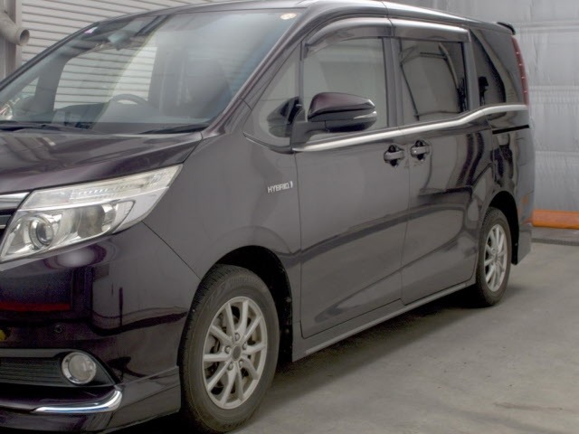 Toyota NOAH 2014 8239058-4