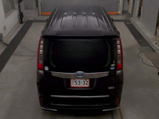 Toyota NOAH 2014 8239058-7