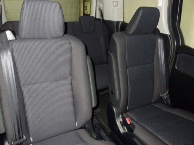 Toyota NOAH 2015 8239059-8