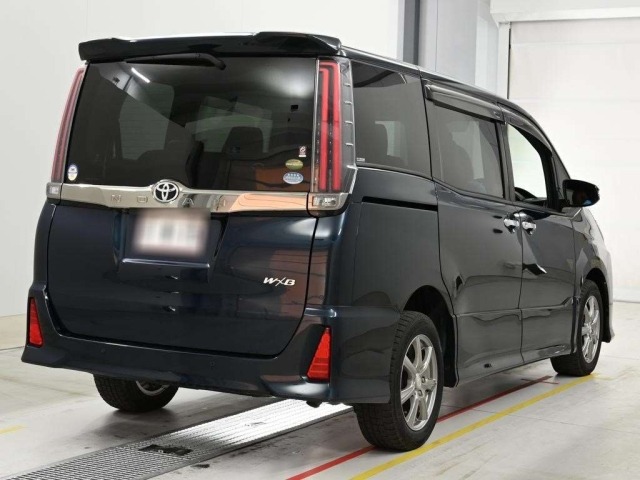 Toyota NOAH 2020 8239073-1