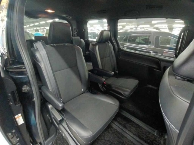 Toyota NOAH 2020 8239073-12