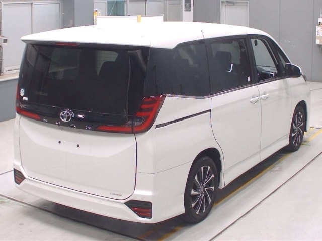 Toyota NOAH 2024 8239074-1