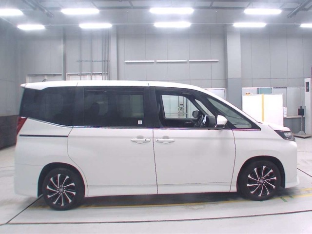Toyota NOAH 2024 8239074-3