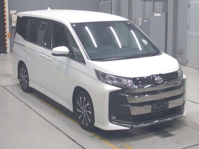 Toyota NOAH 2024 8239074-5